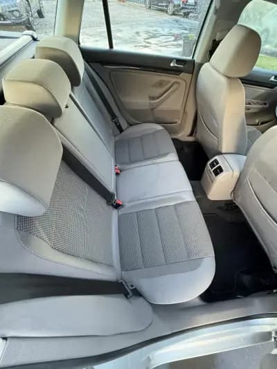 Vendo Volkswagen Golf Variant 2012 - 5750 EUR, 297582 km - AUTO.MOTO.pt