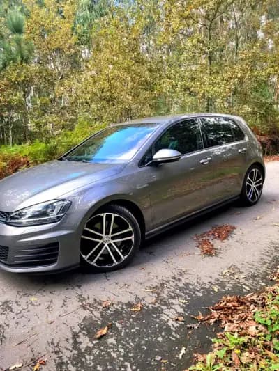 Vendo Volkswagen Golf 2015 - 16990 EUR, 218000 km - AUTO.MOTO.pt