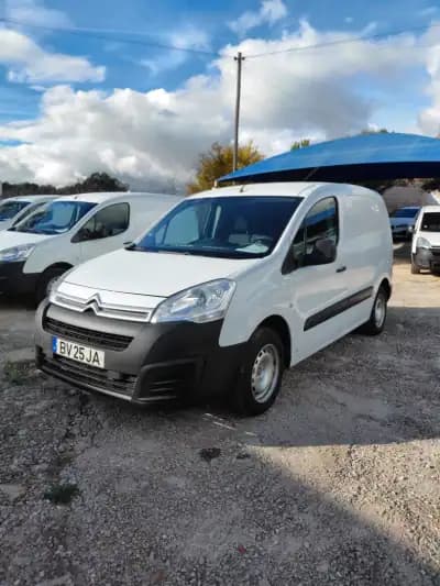 Vendo Citroën Berlingo 2017 - 13450 EUR, 136477 km - AUTO.MOTO.pt