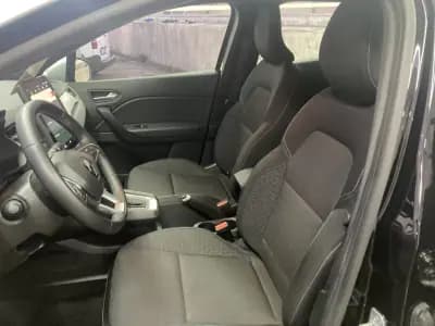 Vendo Renault Captur 2024 - 27500 EUR, 19000 km - AUTO.MOTO.pt