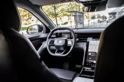 Vendo Ford Explorer 2024 - 39990 EUR, 15628 km - AUTO.MOTO.pt