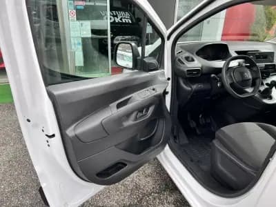 Vendo Peugeot Partner 1.5 BlueHDi Pro Standard 2021 - 14900 EUR, 62468 km - AUTO.MOTO.pt