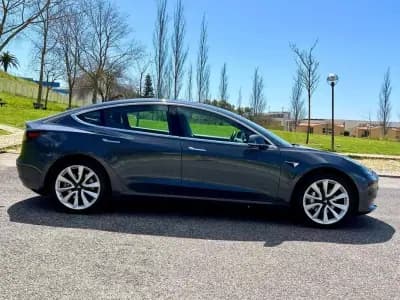Vendo Tesla Model 3 2019 - 23990 EUR, 73000 km - AUTO.MOTO.pt