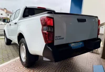 Vendo Isuzu D-Max 2023 - 32950 EUR, 109000 km - AUTO.MOTO.pt