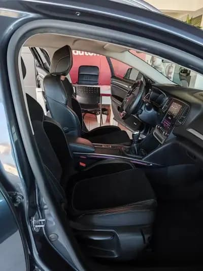 Sell Renault Mégane Sport Tourer 2019 - 13750 EUR, 155000 km - AUTO.MOTO.pt