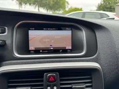 Sell Volvo V40 2017 - 14750 EUR, 138000 km - AUTO.MOTO.pt