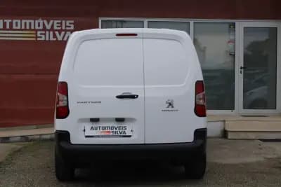 Vendo Peugeot Partner 2021 - 14250 EUR, 105000 km - AUTO.MOTO.pt
