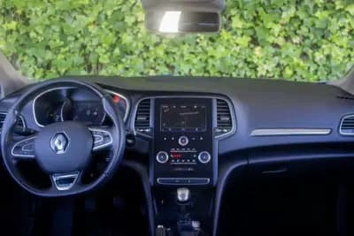 Vendo Renault Mégane Sport Tourer 2017 - 9900 EUR, 263300 km - AUTO.MOTO.pt