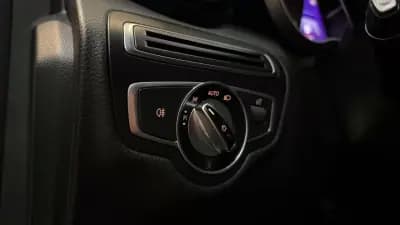 Vendo Mercedes-Benz C 220 2017 - 27990 EUR, 160170 km - AUTO.MOTO.pt