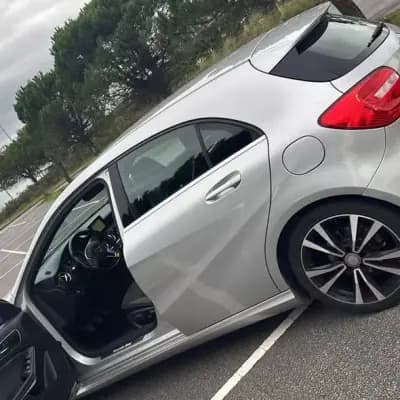 Vendo Mercedes-Benz A 180 2013 - 13950 EUR, 220000 km - AUTO.MOTO.pt