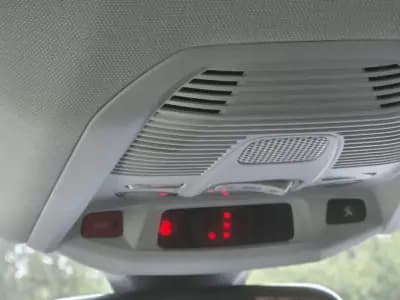 Vendo Peugeot 3008 2021 - 21900 EUR, 148000 km - AUTO.MOTO.pt