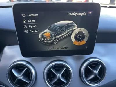 Vendo Mercedes-Benz CLA 200 2017 - 27990 EUR, 133325 km - AUTO.MOTO.pt