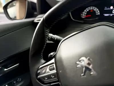 Vendo Peugeot 208 2022 - 15950 EUR, 91000 km - AUTO.MOTO.pt