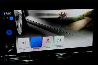 Vendo Volkswagen Golf 2021 - 34970 EUR, 88000 km - AUTO.MOTO.pt