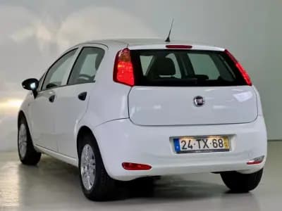 Vendo Fiat Punto 2017 - 7950 EUR, 77357 km - AUTO.MOTO.pt