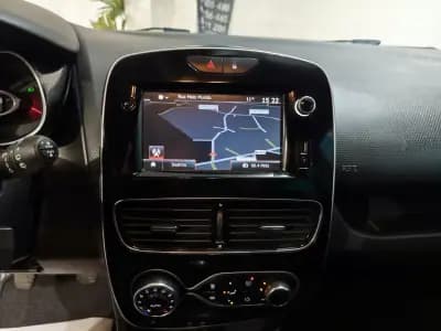 Vendo Renault Clio 2019 - 10990 EUR, 99000 km - AUTO.MOTO.pt