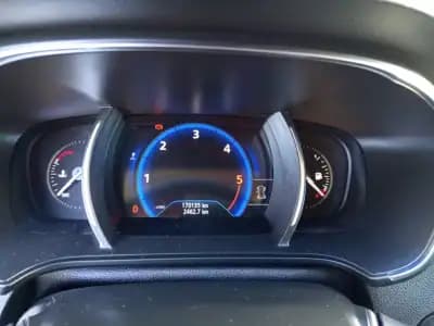 Sell Renault Mégane Sport Tourer 2018 - 14990 EUR, 170135 km - AUTO.MOTO.pt