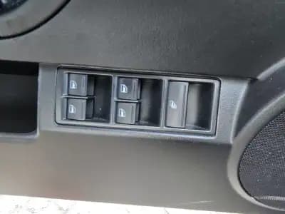 Vendo Volkswagen New Beetle Cabriolet 2010 - 9950 EUR, 117000 km - AUTO.MOTO.pt