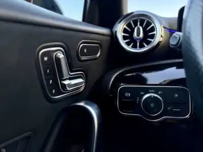 Vendo Mercedes-Benz A 180 Limousine 2020 - 29950 EUR, 97000 km - AUTO.MOTO.pt