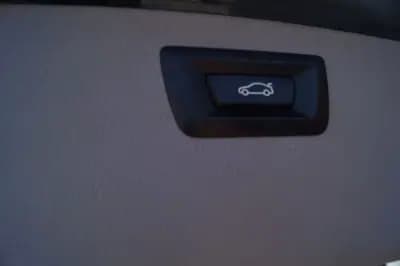 Vendo BMW 318 2014 - 15750 EUR, 143203 km - AUTO.MOTO.pt