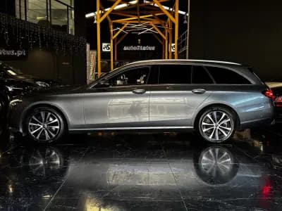 Vendo Mercedes-Benz E 300 2023 - 44990 EUR, 56100 km - AUTO.MOTO.pt