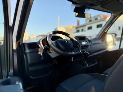 Vendo Renault Master 2023 - 32450 EUR, 43000 km - AUTO.MOTO.pt