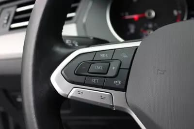 Vendo Volkswagen Passat 2021 - 21900 EUR, 22076 km - AUTO.MOTO.pt