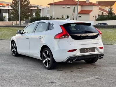 Vendo Volvo V40 2017 - 17990 EUR, 115000 km - AUTO.MOTO.pt