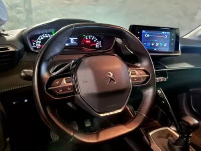 Vendo Peugeot 208 2020 - 21990 EUR, 16868 km - AUTO.MOTO.pt