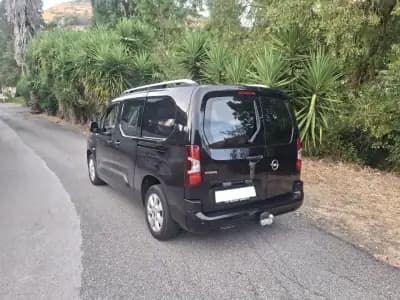 Sell Opel Combo 2020 - 19250 EUR, 79784 km - AUTO.MOTO.pt