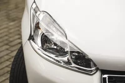 Vendo Peugeot 208 2014 - 7900 EUR, 203000 km - AUTO.MOTO.pt