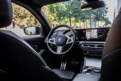 Vendo BMW 320 2022 - 34990 EUR, 75451 km - AUTO.MOTO.pt