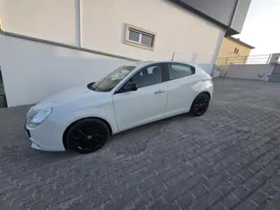 Sell Alfa Romeo Giulietta 2015 - 13500 EUR, 148000 km - AUTO.MOTO.pt