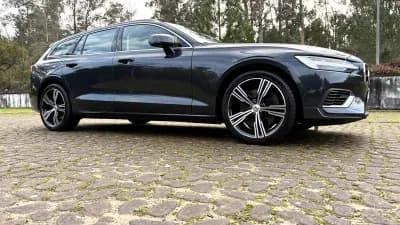 Sell Volvo V60 2020 - 26500 EUR, 129000 km - AUTO.MOTO.pt