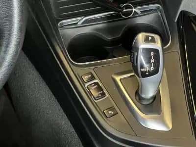 Vendo BMW 320 2017 - 19990 EUR, 185000 km - AUTO.MOTO.pt