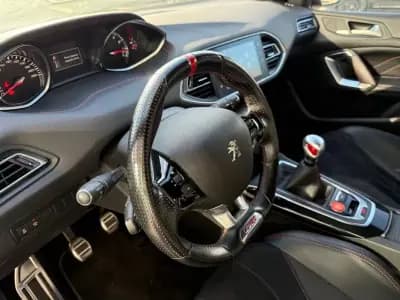 Sell Peugeot 308 2015 - 19500 EUR, 120000 km - AUTO.MOTO.pt