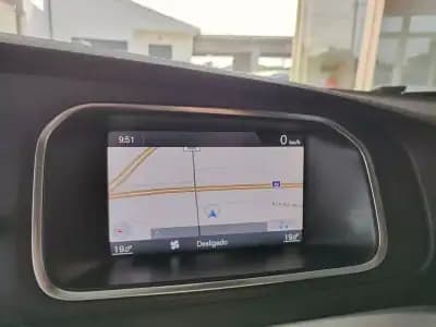 Vendo Volvo V40 2013 - 8350 EUR, 298100 km - AUTO.MOTO.pt