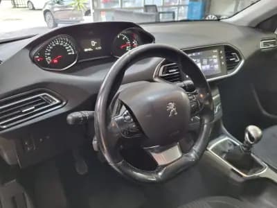 Sell Peugeot 308 SW 2017 - 10900 EUR, 178000 km - AUTO.MOTO.pt