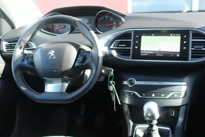 Vendo Peugeot 308 SW 2019 - 11990 EUR, 176000 km - AUTO.MOTO.pt