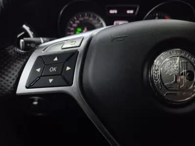 Vendo Mercedes-Benz GLA 200 2014 - 22950 EUR, 245585 km - AUTO.MOTO.pt