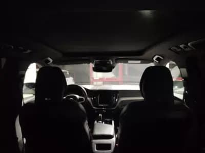 Sell Volvo XC 60 2018 - 31490 EUR, 132000 km - AUTO.MOTO.pt