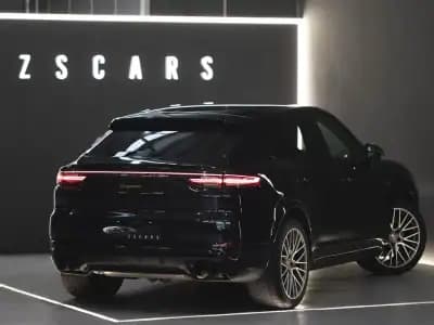 Vendo Porsche Cayenne Coupé 2023 - 104990 EUR, 18500 km - AUTO.MOTO.pt