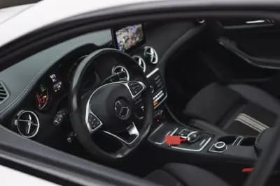 Vendo Mercedes-Benz CLA 200 2018 - 22900 EUR, 168433 km - AUTO.MOTO.pt