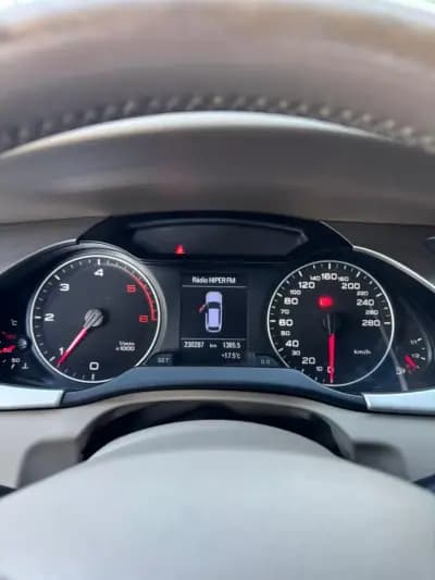 Vendo Audi A4 Avant 2009 - 9965 EUR, 230000 km - AUTO.MOTO.pt