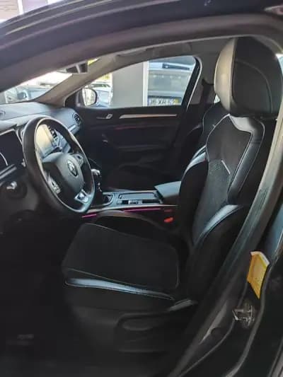 Sell Renault Mégane Sport Tourer 2019 - 13750 EUR, 155000 km - AUTO.MOTO.pt