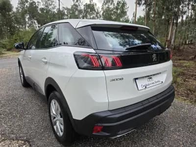 Vendo Peugeot 3008 2021 - 21900 EUR, 148000 km - AUTO.MOTO.pt