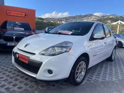 Sell Renault Clio 2010 - 5950 EUR, 239402 km - AUTO.MOTO.pt