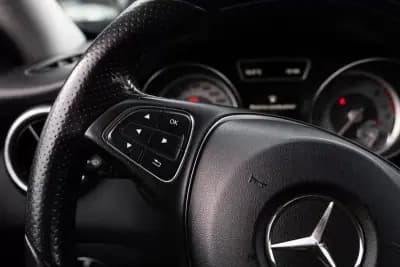 Vendo Mercedes-Benz CLA 180 2015 - 15900 EUR, 242000 km - AUTO.MOTO.pt