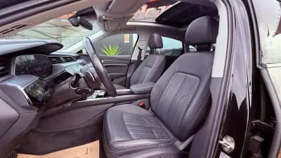 Sell Audi e-tron Sportback 2020 - 31990 EUR, 80000 km - AUTO.MOTO.pt