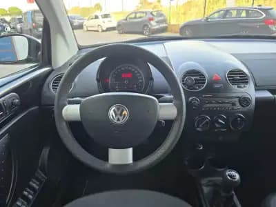 Vendo Volkswagen New Beetle Cabriolet 2010 - 9950 EUR, 117000 km - AUTO.MOTO.pt